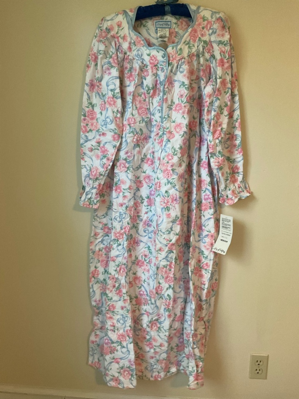 Vintage Floral Long Nightgown nantucket Pink Roses USA made 23” chest cotton